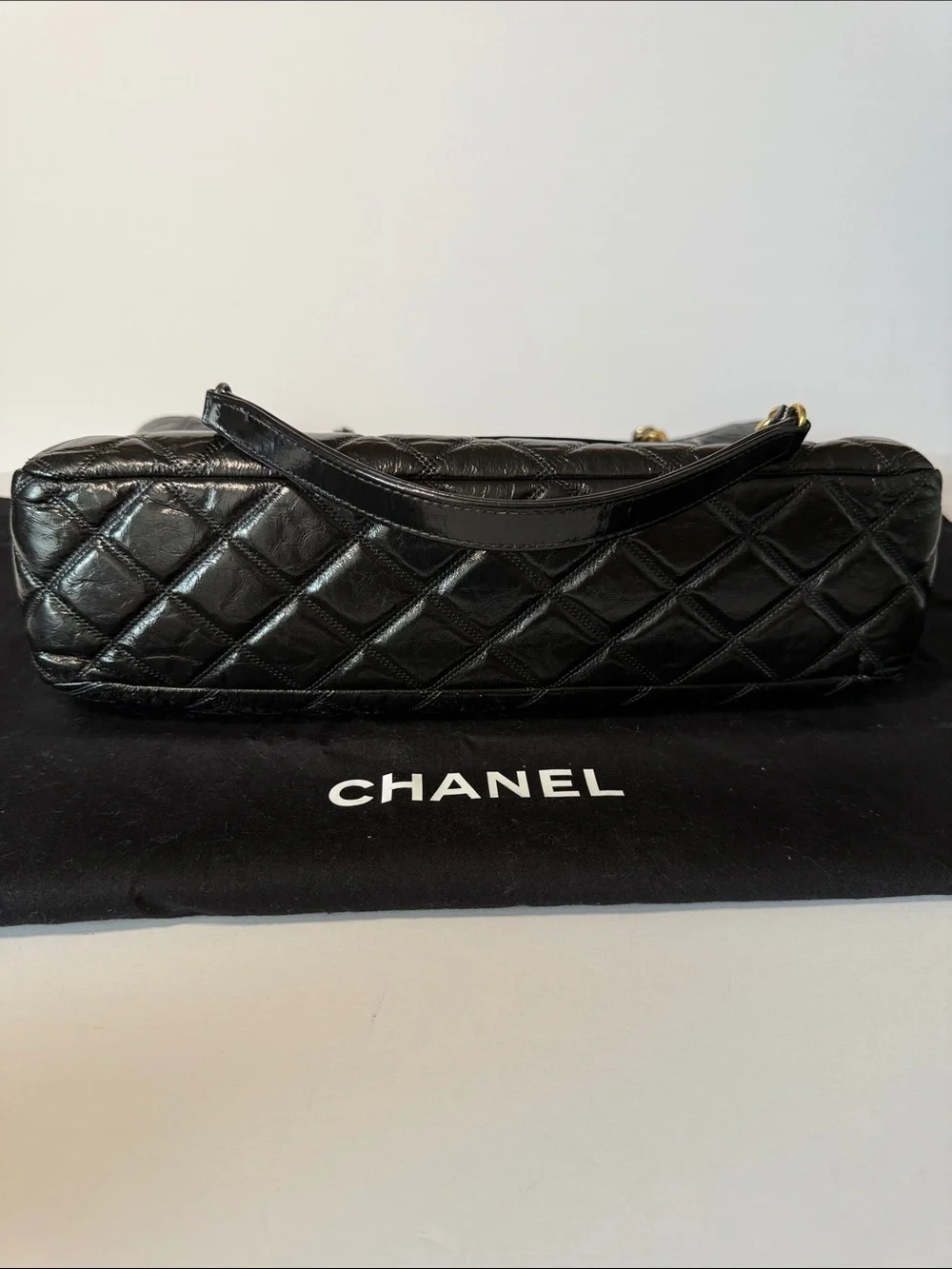 CHANEL Black Quilted Lambskin Shoulder Bag with Chain-Strap